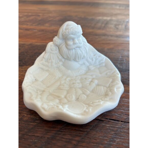 World Bazaar Santa & Snowman White Ceramic Candy/Soap Dish Set - Picture 10 of 14